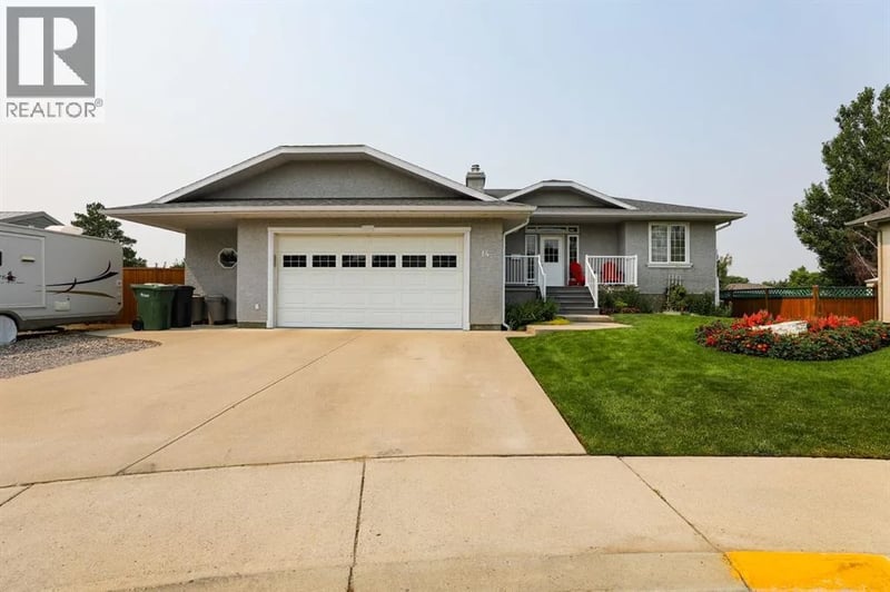 14 Centennial Place, Magrath, Alberta, T0K1J0, Magrath, Alberta — photo 1 of 5