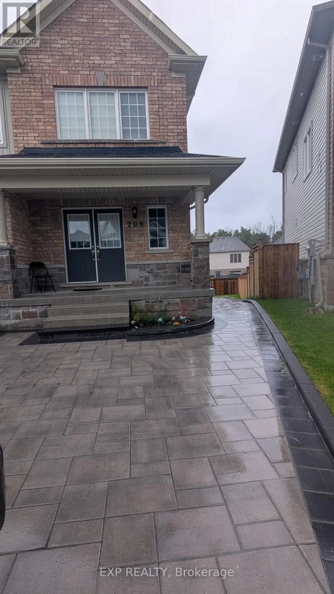 #1 208 Isabella Drive, Orillia, Ontario, L3V8K7, Orillia, Ontario — photo 1 of 5