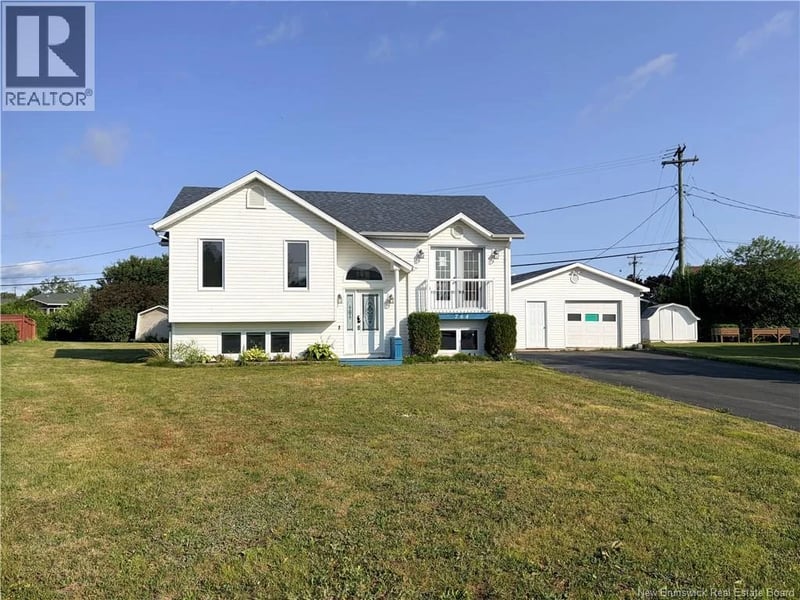 764 Rue Champlain Street, Beresford, New Brunswick, E8K1R9, Beresford, New Brunswick — photo 1 of 5