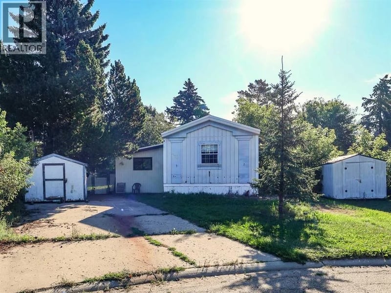 6024 Spruce Crescent, Stettler, Alberta, T4K1G6, Stettler, Alberta — photo 1 of 5