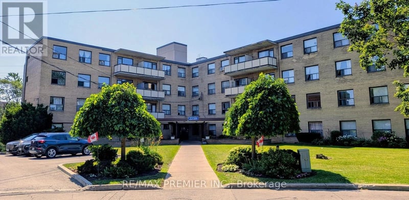 #104 22 Tinder Crescent, Toronto (Victoria Village), Ontario, M4A1L6, Toronto (Victoria Village), Ontario — photo 1 of 5