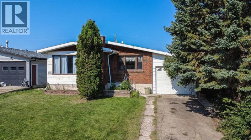 1910 26 Avenue, Delburne, Alberta, T0M0V0, Delburne, Alberta — photo 1 of 5