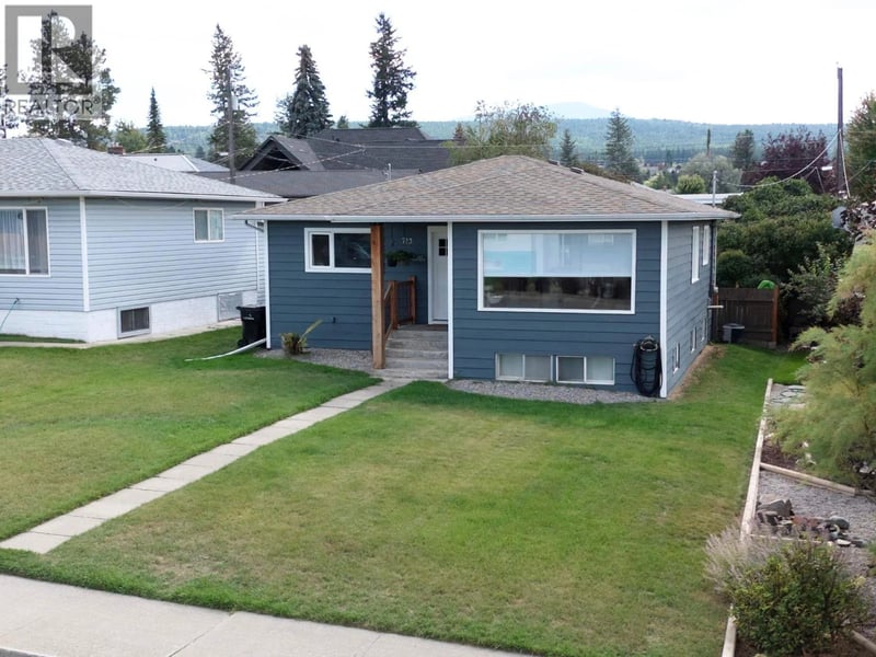 713 7TH Street South, Cranbrook, British Columbia, V1C1N2, Cranbrook, British Columbia — photo 1 of 4