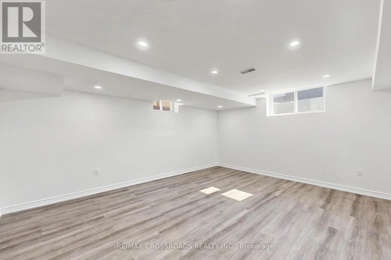 2385 Dress Circle Crescent, Oshawa (Windfields), Ontario, L1L0L8, Oshawa (Windfields), Ontario — photo 1 of 5