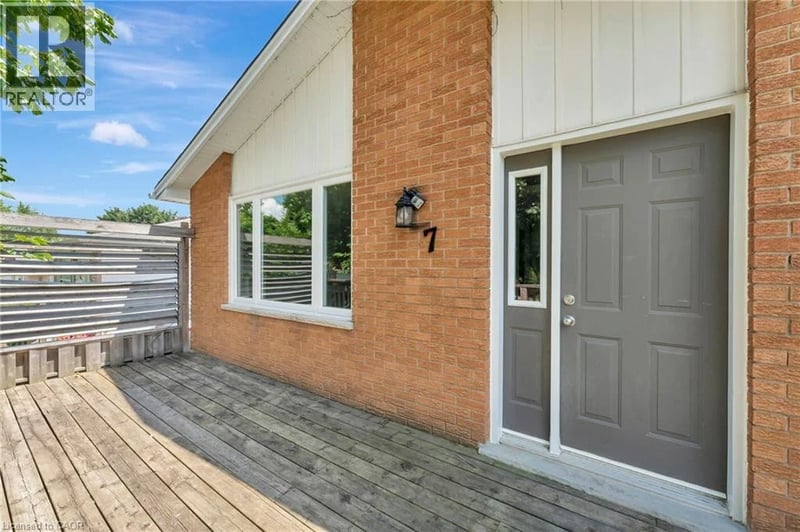#1 7 HILLSIDE Drive, Kitchener, Ontario, N2E1R1, Kitchener, Ontario — photo 1 of 5