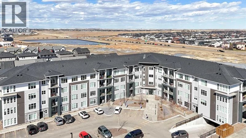 681 Savanna Boulevard Northeast, Calgary, Alberta, T3J5N9, Calgary, Alberta — photo 1 of 5
