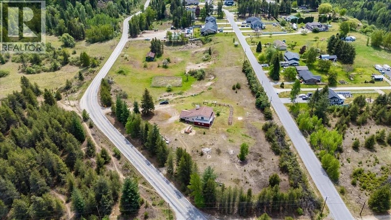 786 PRAIRIE Road, Castlegar, British Columbia, V1N4K6, Castlegar, British Columbia — photo 1 of 5