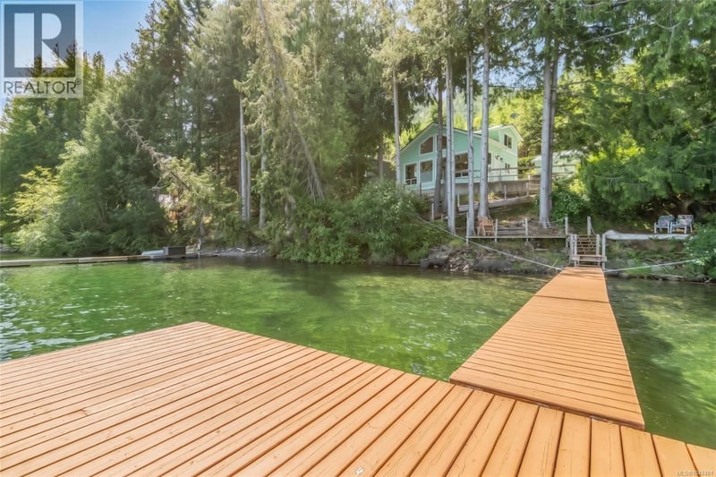 2270 South Lake Road, Qualicum Beach, British Columbia, V9K2L7, Qualicum Beach, British Columbia — photo 1 of 5