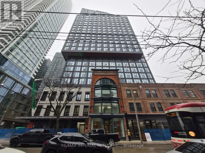 #2606 100 Queen Street South, Toronto (Church-Yonge Corridor), Ontario, M5C0B5, Toronto (Church-Yonge Corridor), Ontario — photo 1 of 5