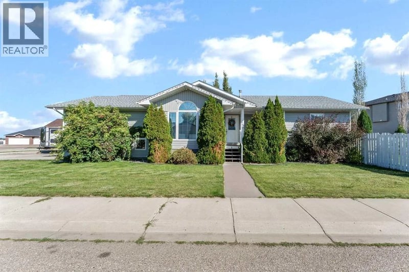 78 Sunset Crescent Southwest, Medicine Hat, Alberta, T1B4T7, Medicine Hat, Alberta — photo 1 of 5