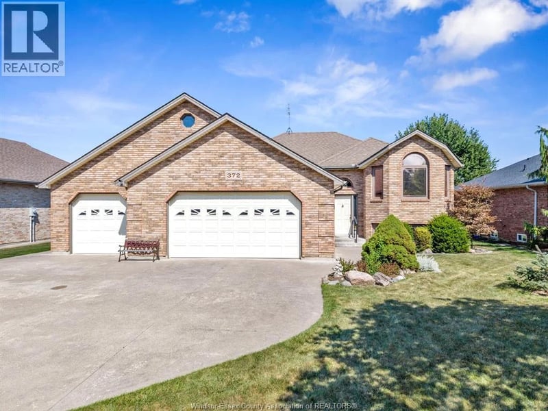 372 EAST PUCE RIVER Road, Lakeshore, Ontario, N8L0C6, Lakeshore, Ontario — photo 1 of 5