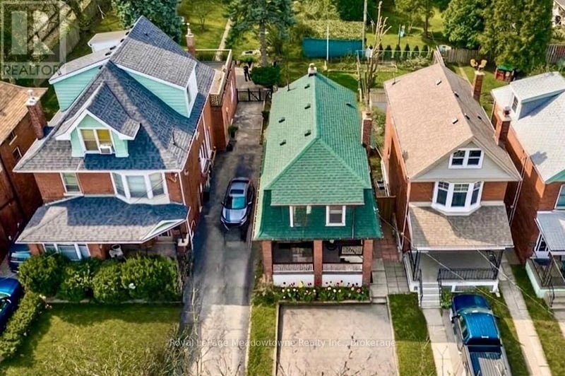216 Maplewood Avenue, Hamilton (Blakeley), Ontario, L8M1X8, Hamilton (Blakeley), Ontario — photo 1 of 5