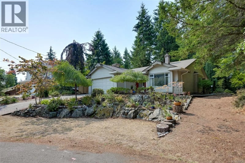 2370 Larsen Road, Shawnigan Lake, British Columbia, V8H2E7, Shawnigan Lake, British Columbia — photo 1 of 5