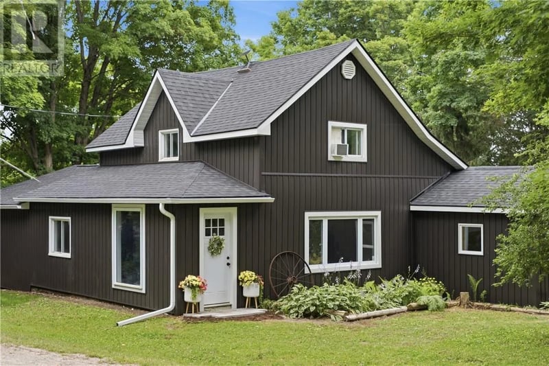 19 Government Road, Tehkummah, Ontario, P0P2C0, Tehkummah, Ontario — photo 1 of 5