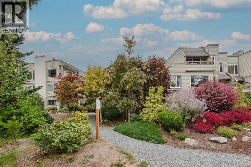 #306 2250 Manor Place, Comox, British Columbia, V9M1C5, Comox, British Columbia — photo 1 of 5