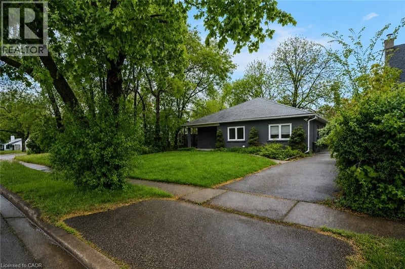16 WOODWARD Avenue, Brampton, Ontario, L6V1K1, Brampton, Ontario — photo 1 of 5