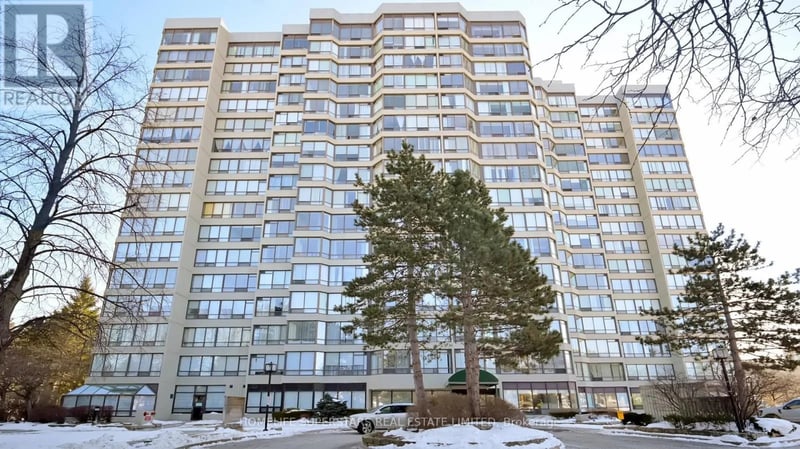 #301 26 Hanover Road, Brampton (Queen Street Corridor), Ontario, L6S4T2, Brampton (Queen Street Corridor), Ontario — photo 1 of 5