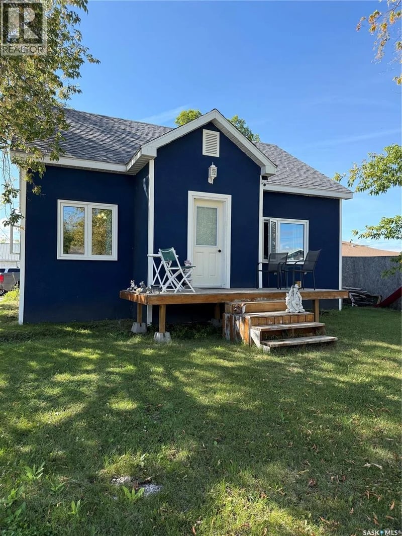 1102 1ST STREET NE, Carrot River, Saskatchewan, S0E0L0, Carrot River, Saskatchewan — photo 1 of 5