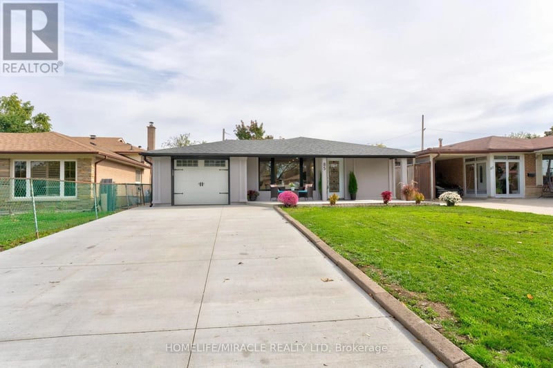 85 Silverstone Drive, Toronto (Mount Olive-Silverstone-Jamestown), Ontario, M9V3G4, Toronto (Mount Olive-Silverstone-Jamestown), Ontario — photo 1 of 5