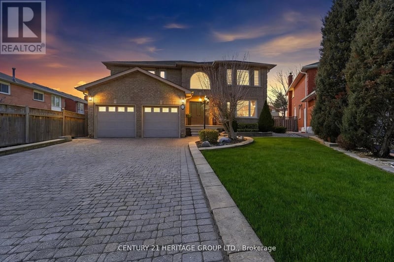 12 Lavinio Court, Vaughan (Maple), Ontario, L6A1V8, Vaughan (Maple), Ontario — photo 1 of 5