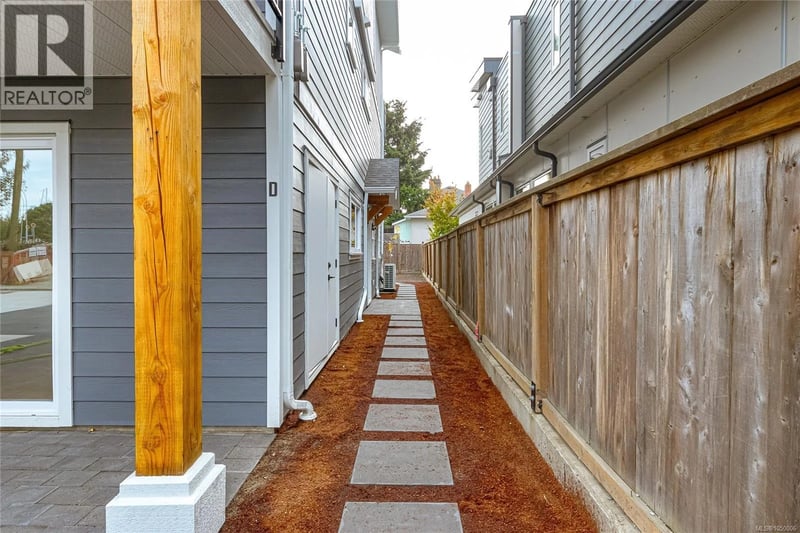 #D 2235 Shelbourne Street, Victoria, British Columbia, V8R4L2, Victoria, British Columbia — photo 1 of 5
