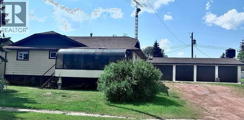 110 Howard Street, Halkirk, Alberta, T0C1M0, Halkirk, Alberta — photo 1 of 5