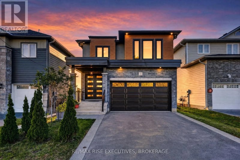 14 Park Crescent, Loyalist (Amherstview), Ontario, K7N0C2, Loyalist (Amherstview), Ontario — photo 1 of 5