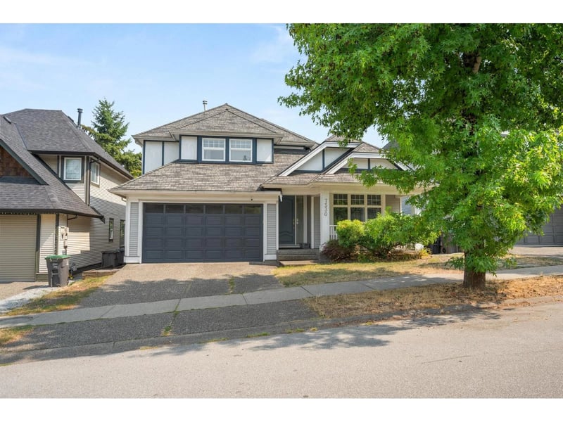 7530 146 Street, Surrey, British Columbia, V3S8T9, Surrey, British Columbia — photo 1 of 5