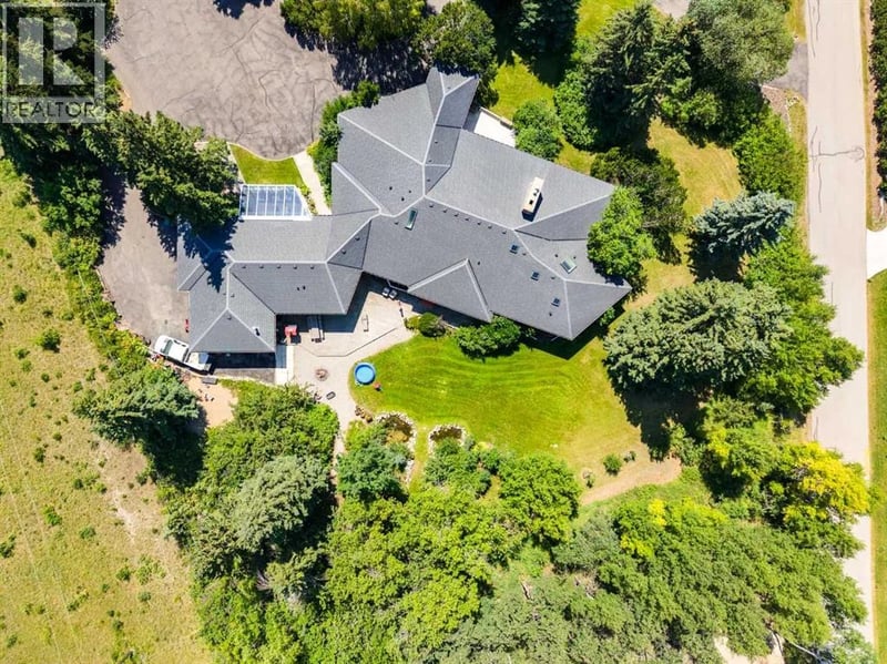 187 Slopeview Drive Southwest, Calgary, Alberta, T3H4G6, Calgary, Alberta — photo 1 of 5
