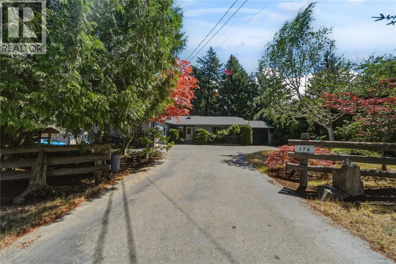 476 Qualicum Road, Qualicum Beach, British Columbia, V9K1B2, Qualicum Beach, British Columbia — photo 1 of 5