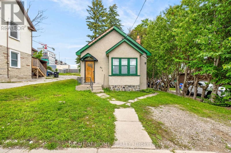 85 Maple Avenue, Barrie (City Centre), Ontario, L4N1S1, Barrie (City Centre), Ontario — photo 1 of 5