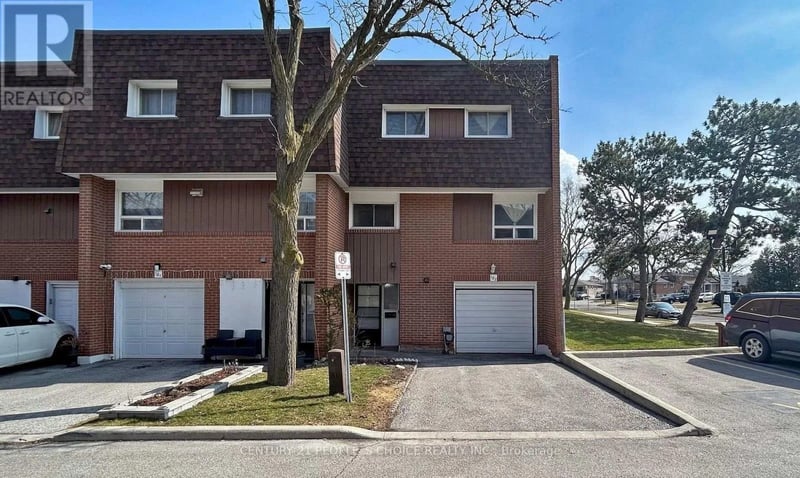 #102 4 Litchfield Court, Toronto (West Humber-Clairville), Ontario, M9V2A8, Toronto (West Humber-Clairville), Ontario — photo 1 of 2