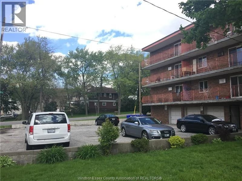 #202 3044 SANDWICH, Windsor, Ontario, N9C1A4, Windsor, Ontario — photo 1 of 5