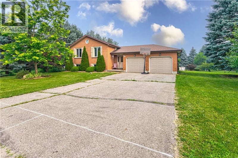 40 PETER Street, Scotland, Ontario, N0E1R0, Scotland, Ontario — photo 1 of 5