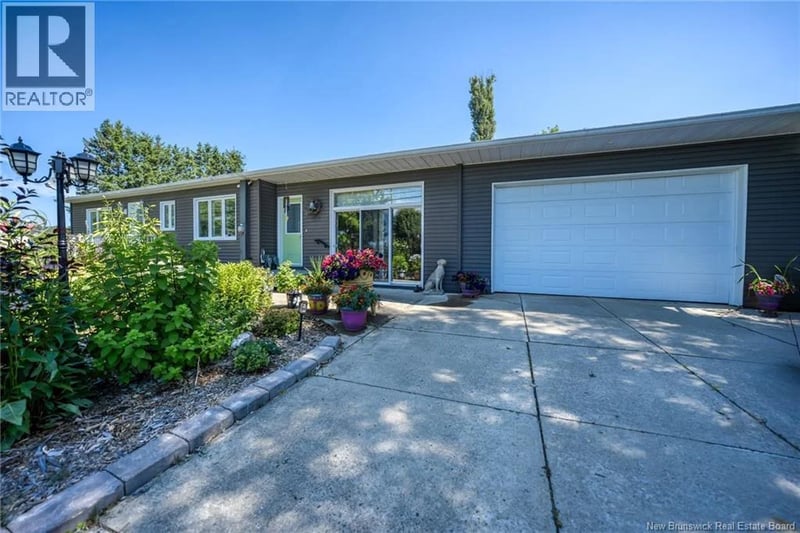 16 Beaulieu Street, Grand-Sault/Grand Falls, New Brunswick, E3Y1C9, Grand-Sault/Grand Falls, New Brunswick — photo 1 of 5