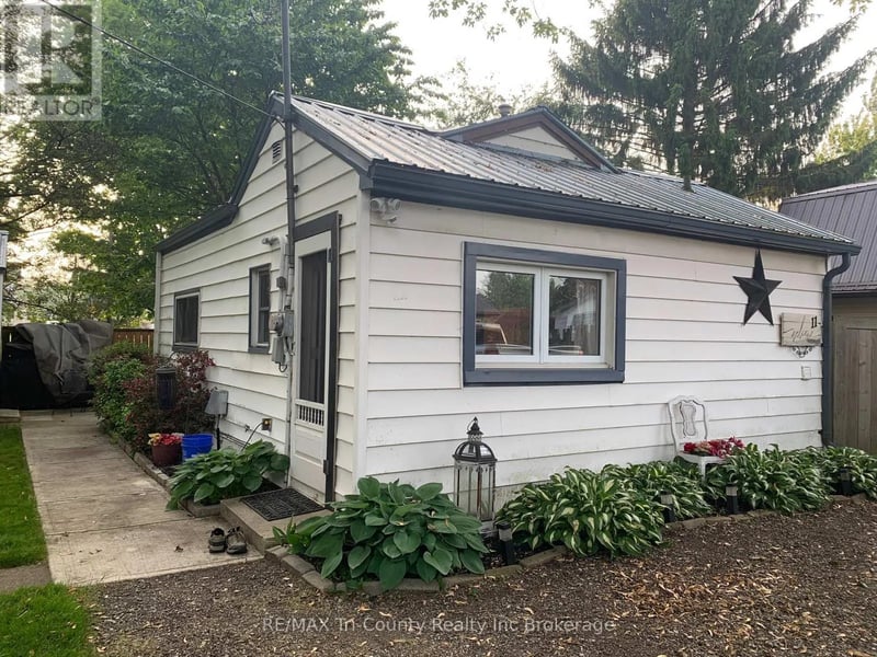 11 Elizabeth Street, Bayham (Port Burwell), Ontario, N0J1T0, Bayham (Port Burwell), Ontario — photo 1 of 5
