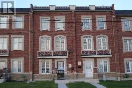 149 Torbarrie Road, Toronto (Downsview-Roding-CFB), Ontario, M3L1G8, Toronto (Downsview-Roding-CFB), Ontario — photo 1 of 5