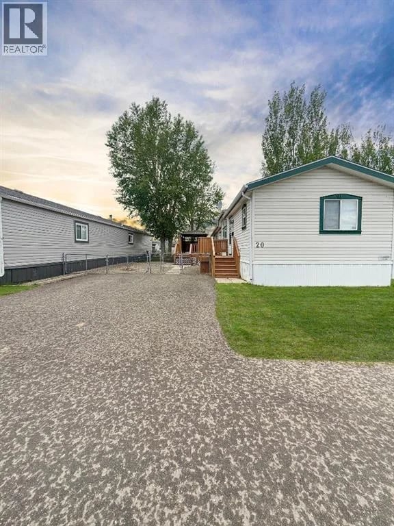 1712 23St Street, Coaldale, Alberta, T1M1K5, Coaldale, Alberta — photo 1 of 5