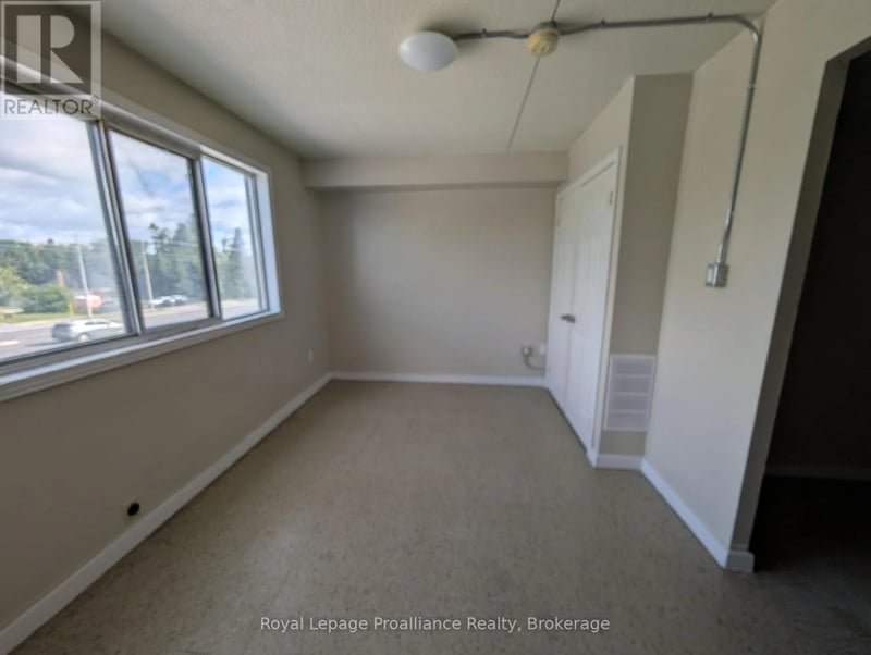 #17 1837 Lansdowne Street West, Peterborough (Otonabee Ward 1), Ontario, K9K1R4, Peterborough (Otonabee Ward 1), Ontario — photo 1 of 5