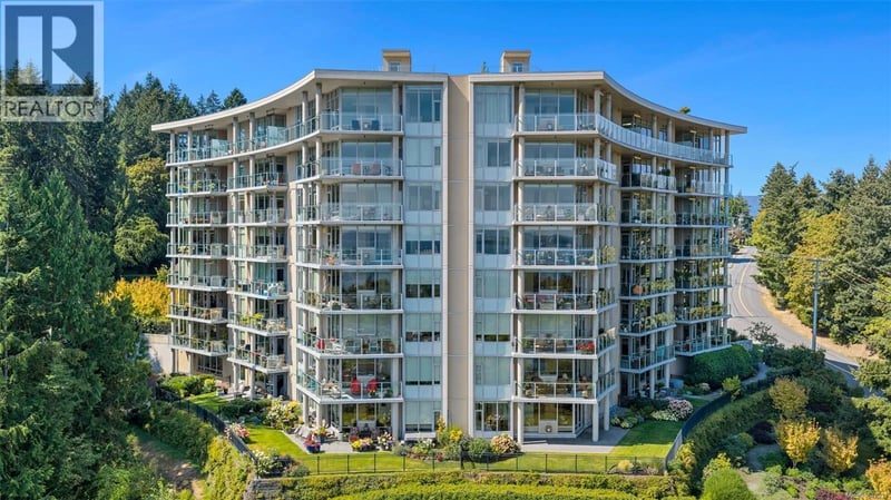 #103 5388 Hill Rise Terrace, Saanich, British Columbia, V8Y3K3, Saanich, British Columbia — photo 1 of 5