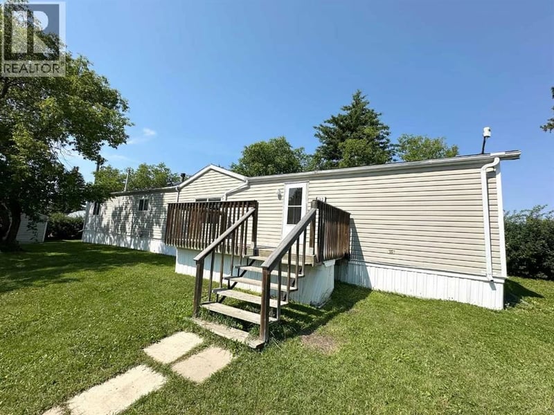 5001 51 Street, Clandonald, Alberta, T0B0X0, Clandonald, Alberta — photo 1 of 5
