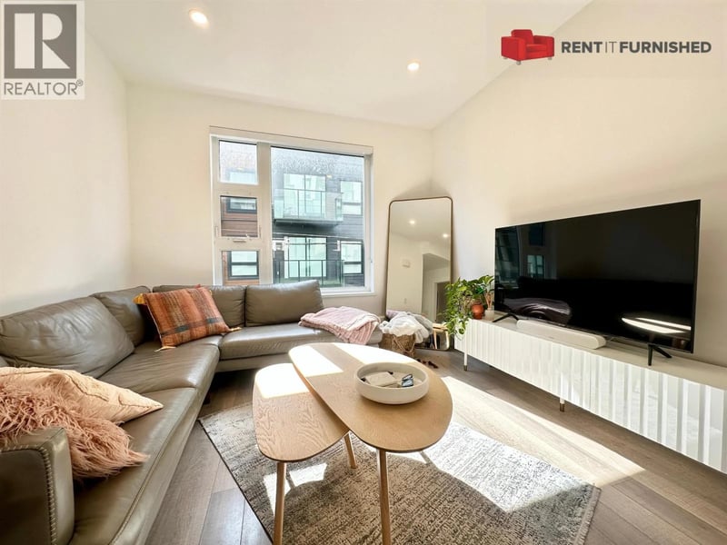 ##113 515 2ND Street, Vancouver, British Columbia, V7L1E1, Vancouver, British Columbia — photo 1 of 5