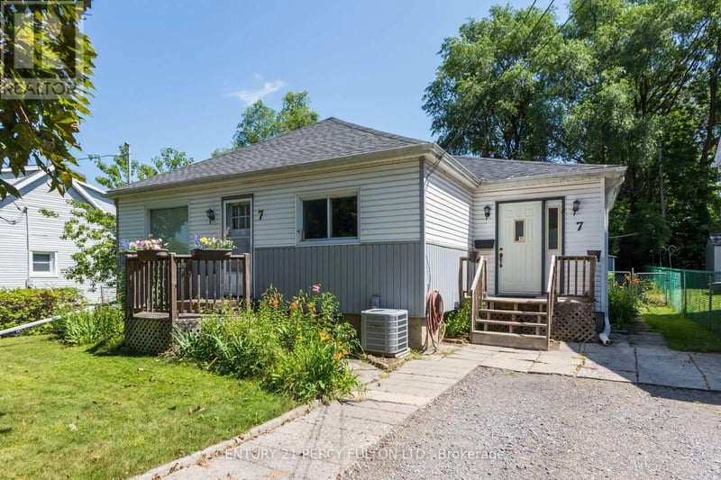 7 Valleyview Crescent, Belleville (Belleville Ward), Ontario, K8P3E9, Belleville (Belleville Ward), Ontario — photo 1 of 5