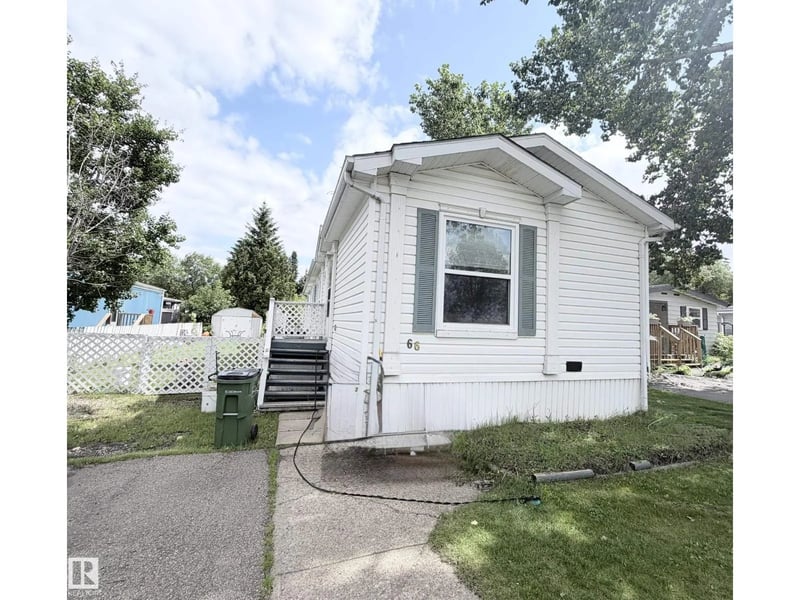 66 The Parkway NW, Edmonton, Alberta, T6P1G2, Edmonton, Alberta — photo 1 of 5