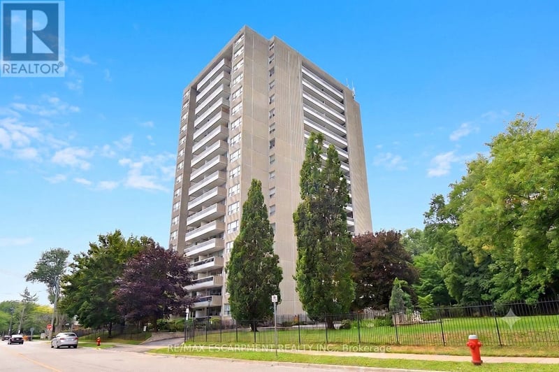 #401 2263 Marine Drive, Oakville (BR Bronte), Ontario, L6L5K1, Oakville (BR Bronte), Ontario — photo 1 of 5