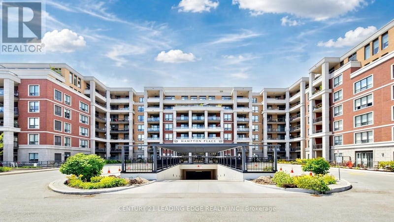 #417 25 Baker Hill Boulevard, Whitchurch-Stouffville (Stouffville), Ontario, L4A4R5, Whitchurch-Stouffville (Stouffville), Ontario — photo 1 of 5