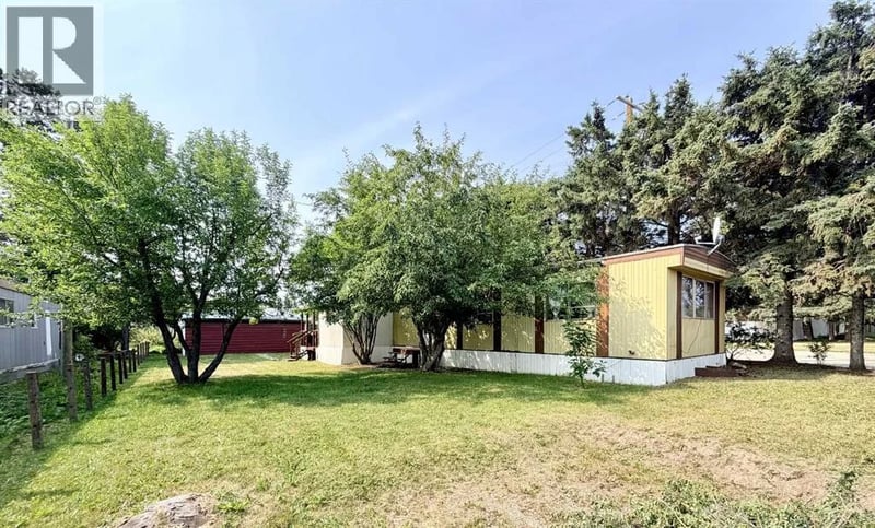 5039 51 Avenue, Caroline, Alberta, T0M0M0, Caroline, Alberta — photo 1 of 5