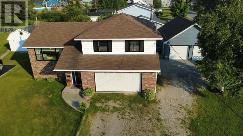 10 Castlewood Drive, Pasadena, Newfoundland & Labrador, A0L1K0, Pasadena, Newfoundland & Labrador — photo 1 of 5