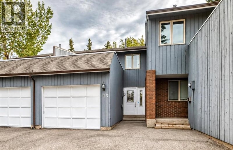803 Varsity Estates Drive Northwest, Calgary, Alberta, T3B4W5, Calgary, Alberta — photo 1 of 5