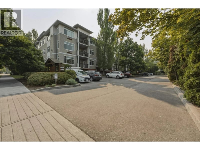 #107 1235 KLO Road, Kelowna, British Columbia, V1W3N7, Kelowna, British Columbia — photo 1 of 5